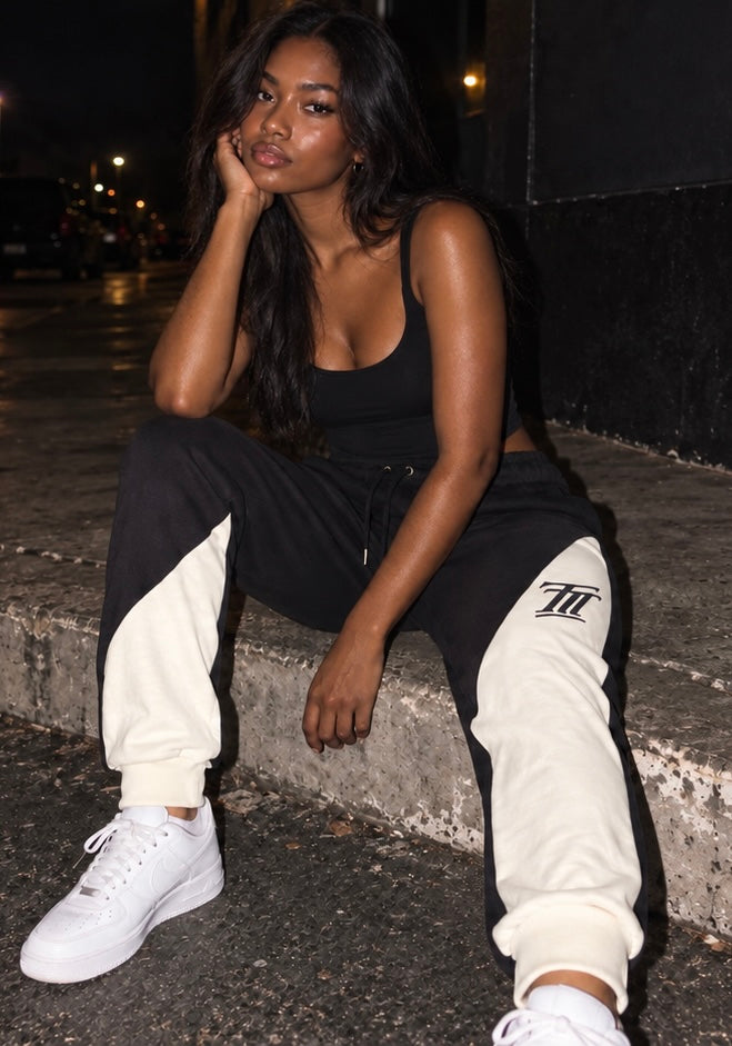 Her Story Panel Joggers